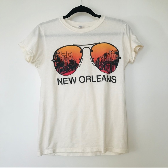 New Orleans Tee w/ Aviator Glasses Graphic - Picture 3 of 10